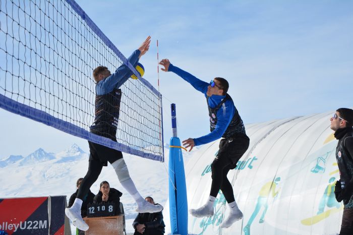 Preview Teams from Gyumri and Van Crowned Armenian National Snow Volleyball Champions