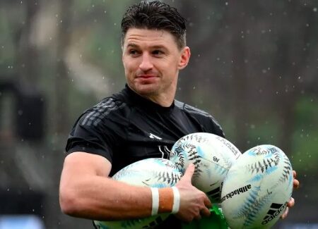 Beauden Barrett Rejects Overseas Offers to Remain Loyal to New Zealand