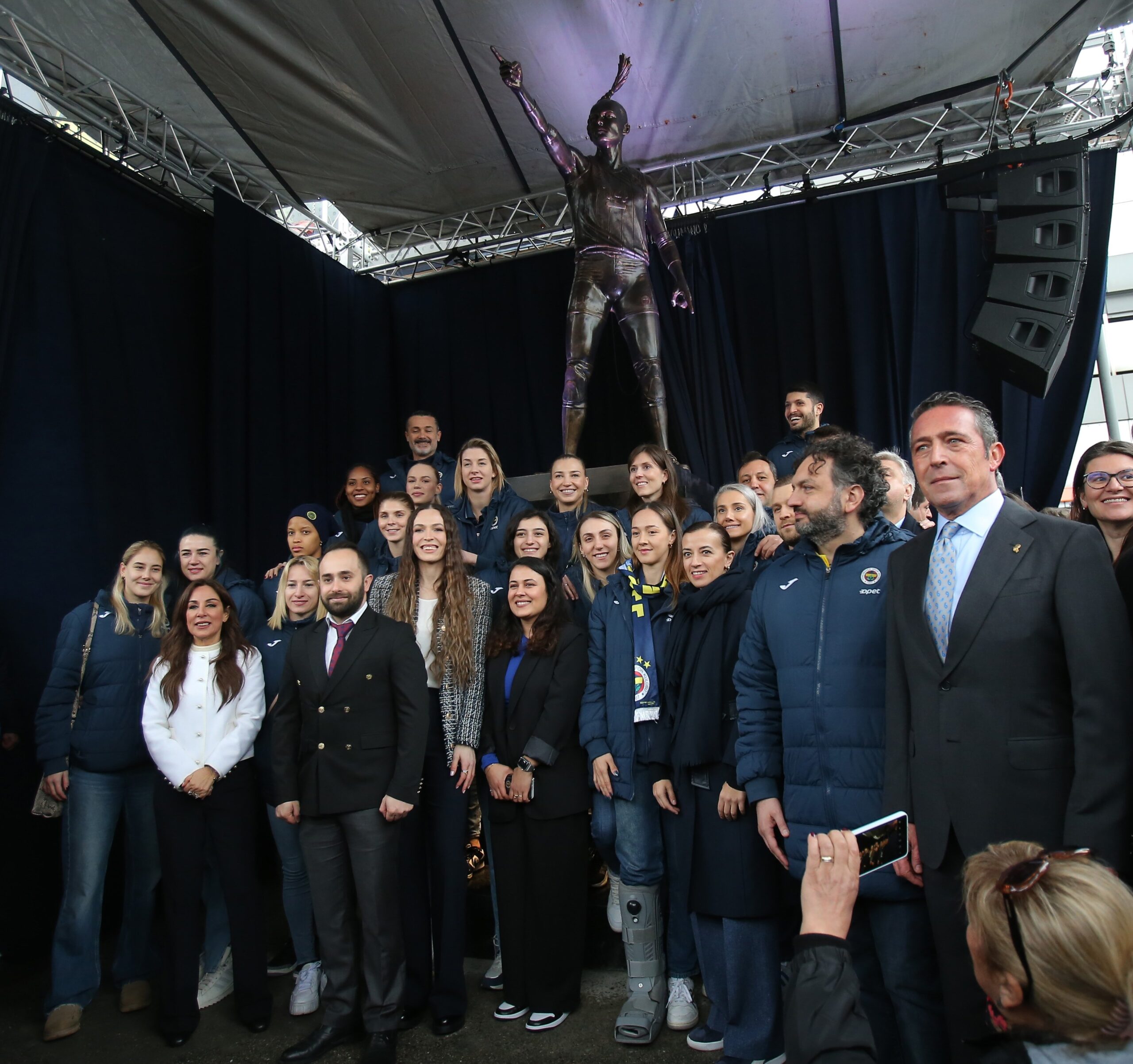 Preview Монументальное Посвящение Эде Эрдем в Международный Женский День