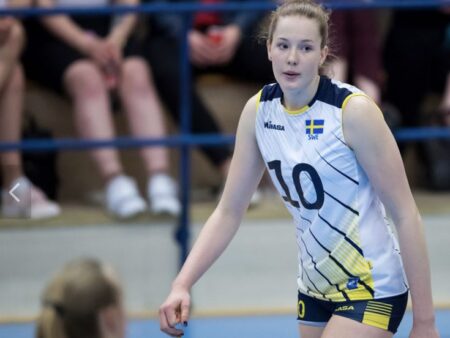 Шведская волейбольная суперзвезда Изабель Хаак удостоена мурала в родном городе Энгельхольм