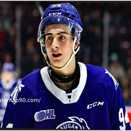 Звезда хоккея Университета штата Мичиган Портер Мартоне, по сообщениям, дебютирует в НХЛ во вторник