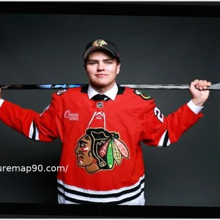 Blackhawks hold off Islanders in Anton Frondell’s impressive NHL debut