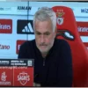 Mourinho on the Bench Despite Ban, Calls His Sending Off a ‘Comedy’