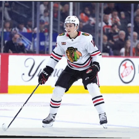Sacha Boisvert Nets First NHL Goal, Blackhawks End Skid with 4-2 Triumph