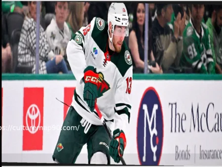 Яков Тренин из «Уайлд», лидер НХЛ по силовым приемам, покинул второй матч после сокрушительного хита от Колина Блэквелла