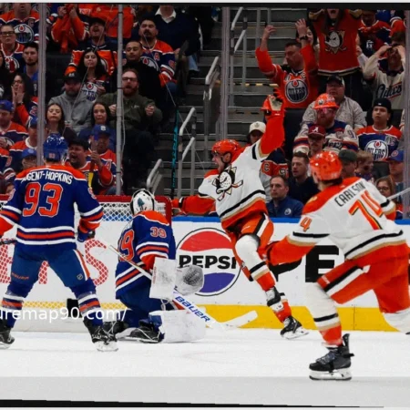 Ducks Edge Oilers 6-4 in High-Scoring Game 2