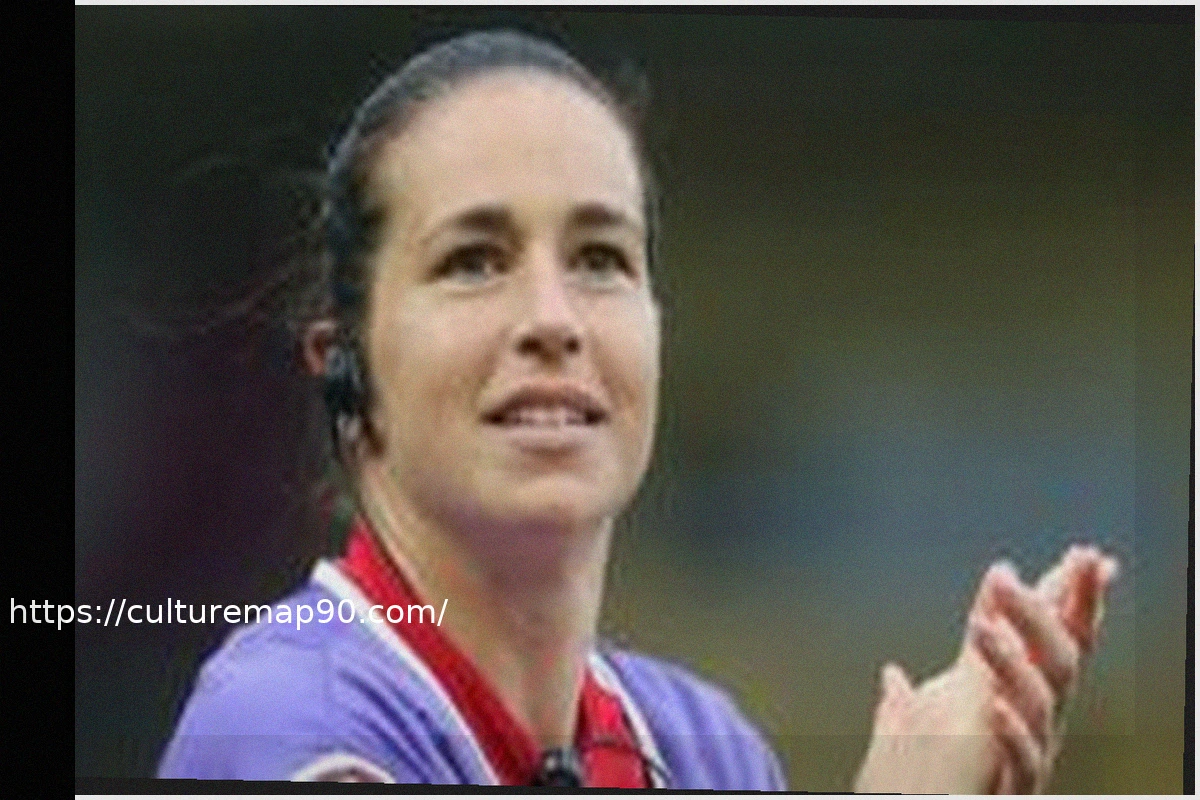 Preview Female Coaches: A ‘Huge’ Difference for Women’s Rugby, Says Emily Scarratt