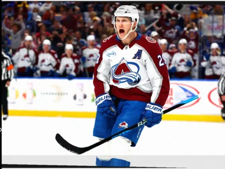 Нейтан Маккиннон – фаворит на приз Конн Смайт 2026