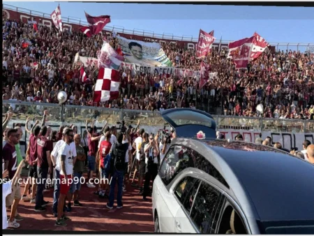 L&rsquo;ultimo giro di campo di Protti: le lacrime, gli amici, Lucarelli e un urlo lacerante