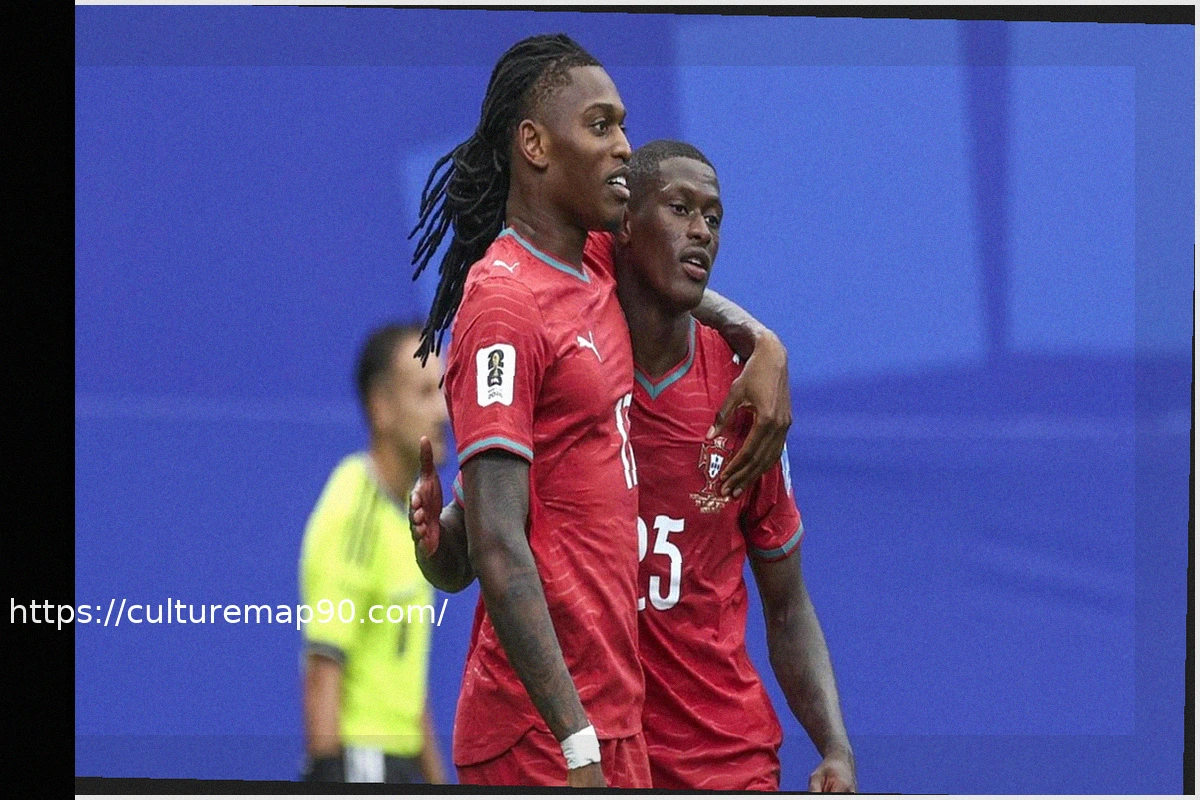 Preview Leao risponde sul Milan di Amorim: "Decider&ograve; la mia vita dopo il Mondiale"
